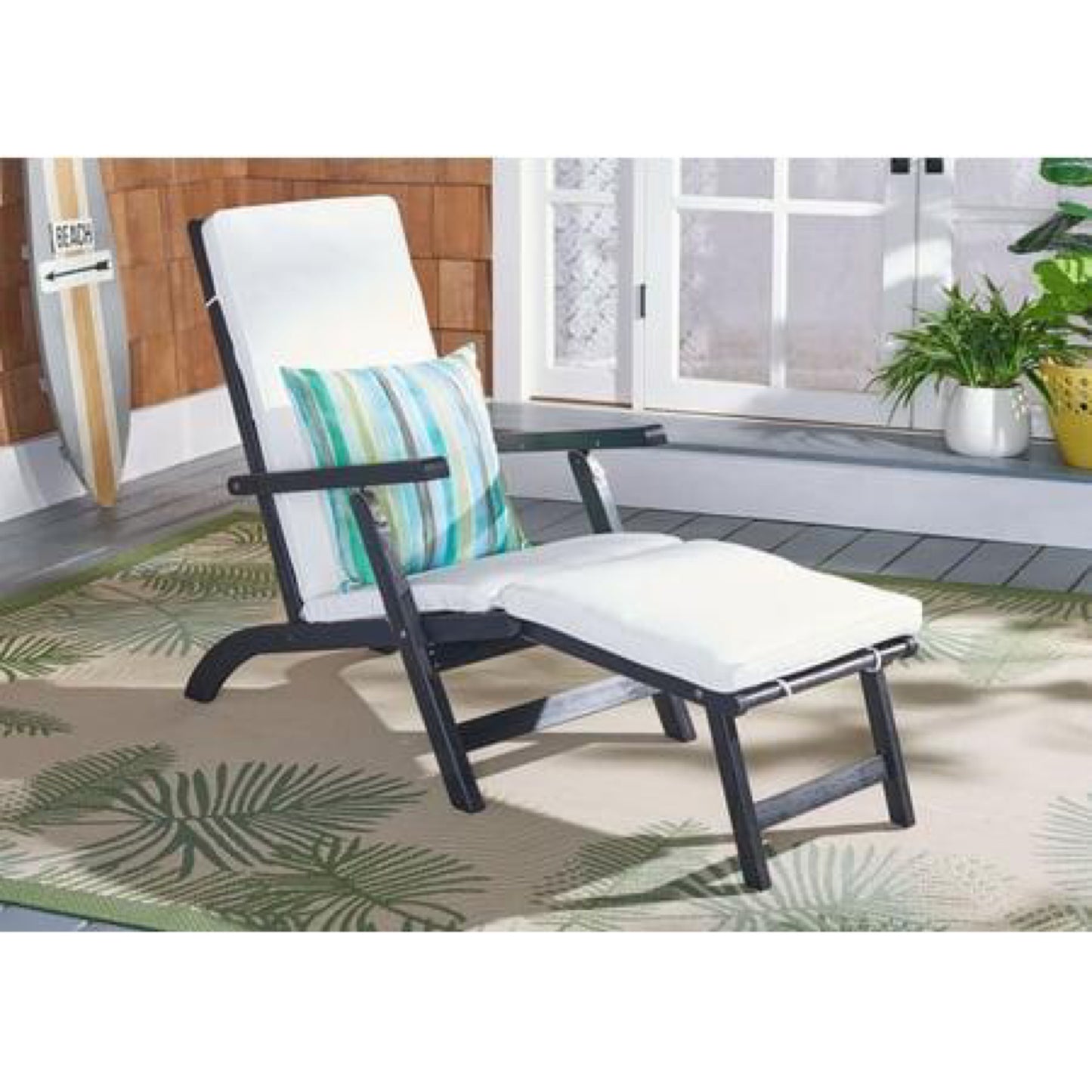 Safavieh Palmdale Outdoor Patio Foldable Lounge Chair