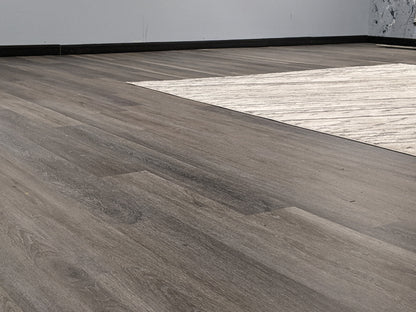 Vinyl Flooring UNICLIC w/ built-in underlayment Gray Woodgrain